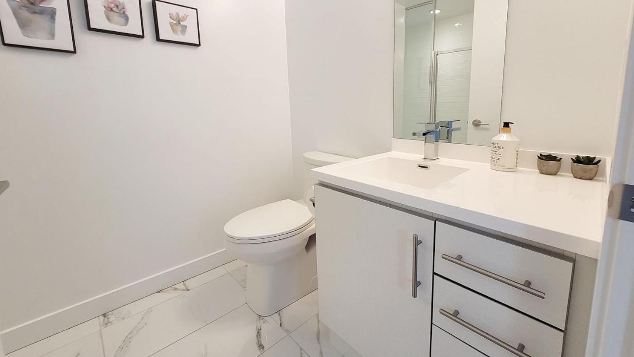 Lovely 3 Bedrooms In University Of טורונטו מראה חיצוני תמונה