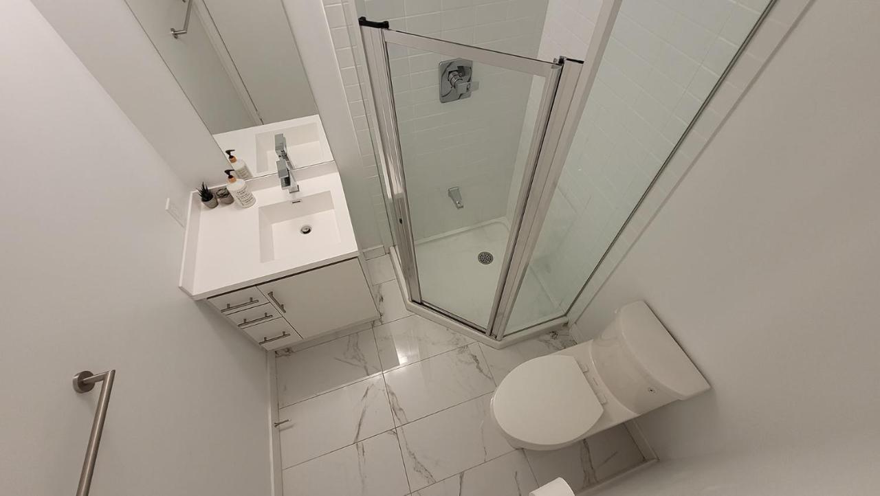 Lovely 3 Bedrooms In University Of טורונטו מראה חיצוני תמונה