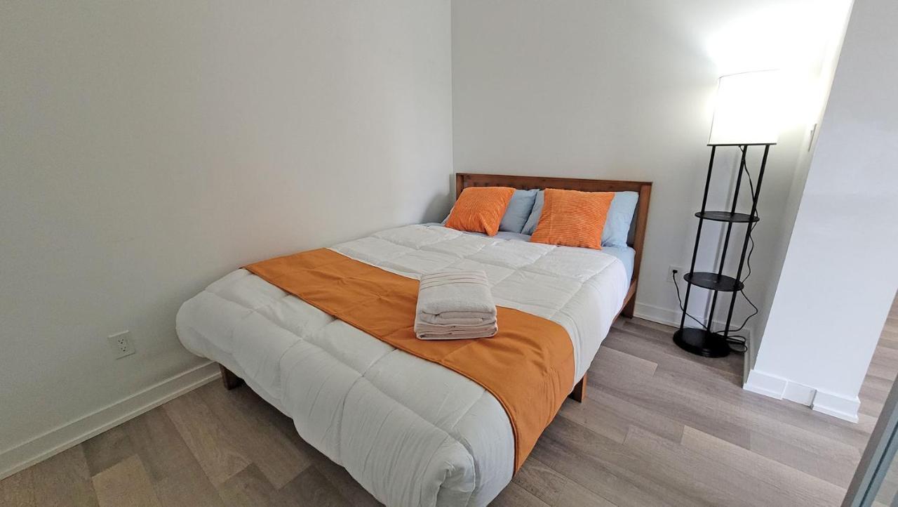 Lovely 3 Bedrooms In University Of טורונטו מראה חיצוני תמונה