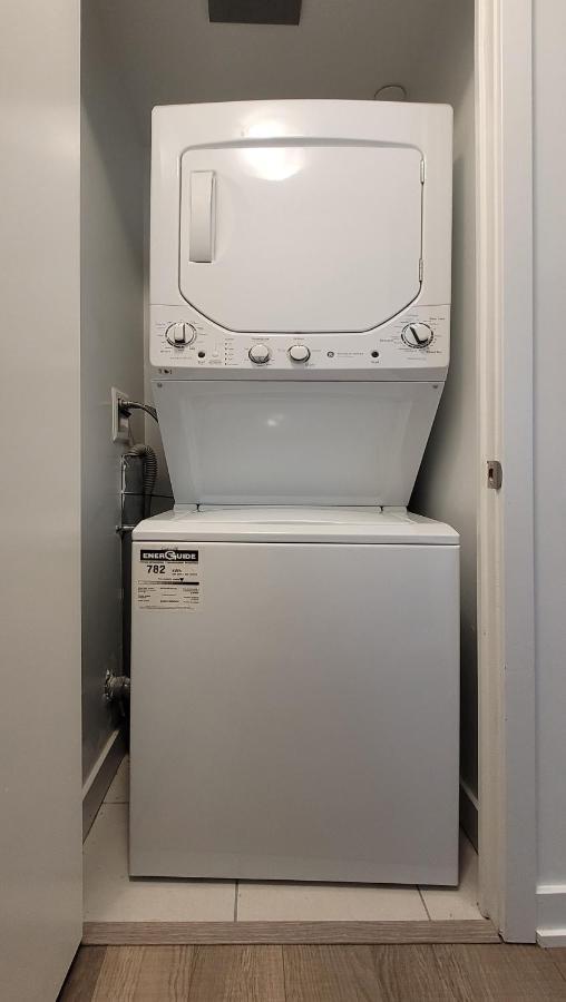 Lovely 3 Bedrooms In University Of טורונטו מראה חיצוני תמונה